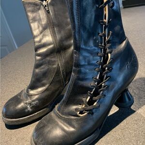 Mini Lovers black ankle boots